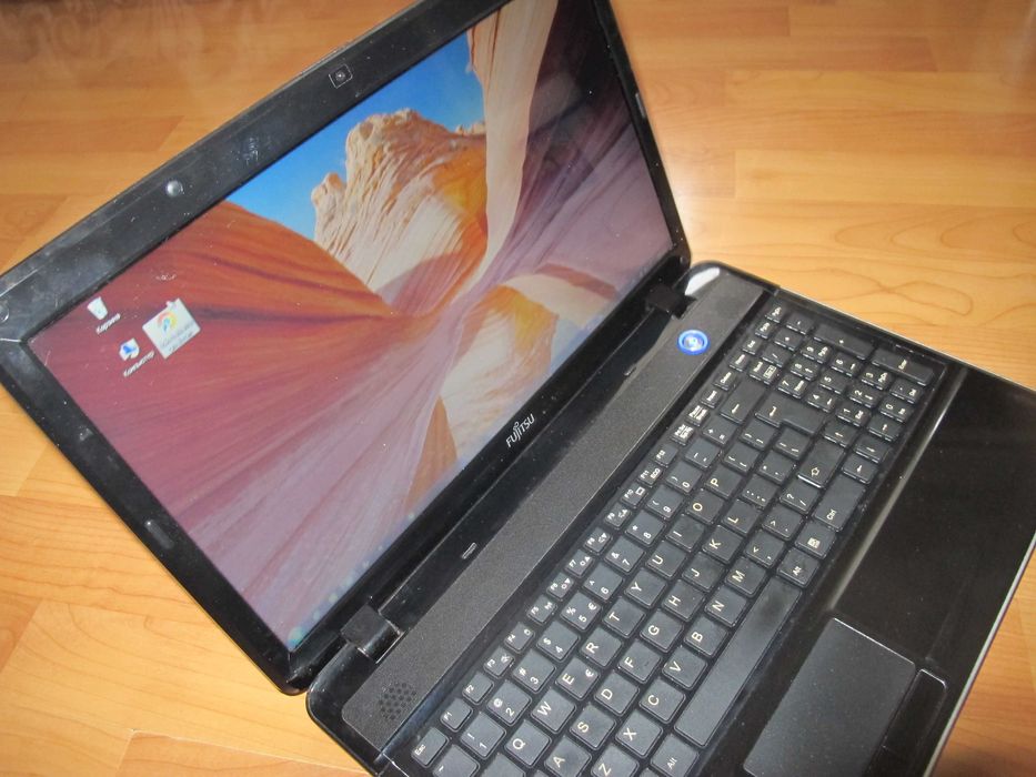 ноутбук 15.6 мощний, стан нового хороший акумулятор