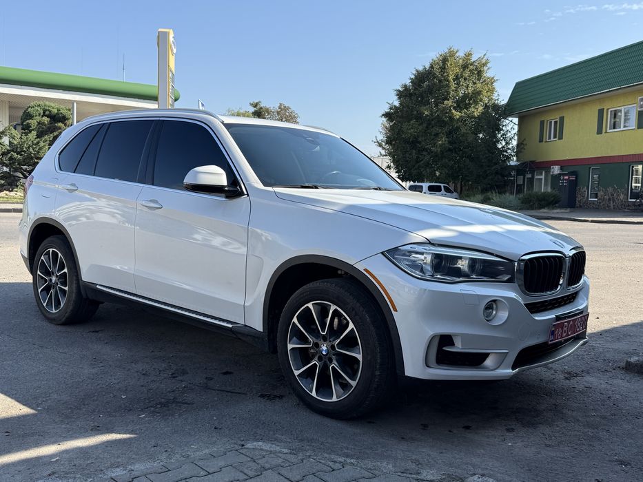 BMW X5 2015 F15 3.0 бензин