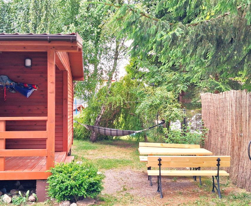 Samodzielny domek na ogrodzonej działce - 300m od plaży