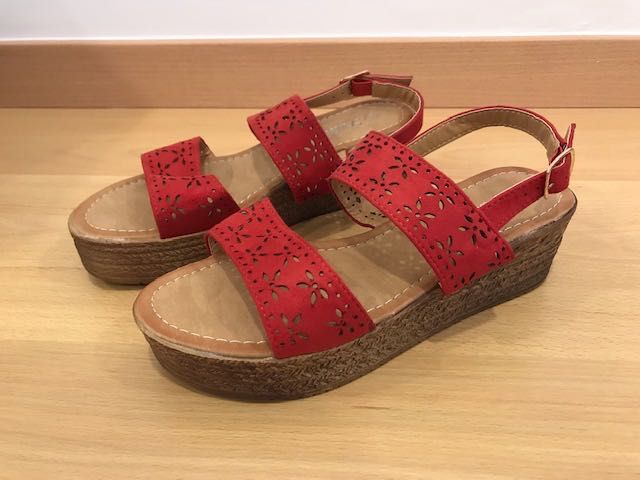 Sandálias Vermelhas muito confortáveis Nº 39 NOVAS