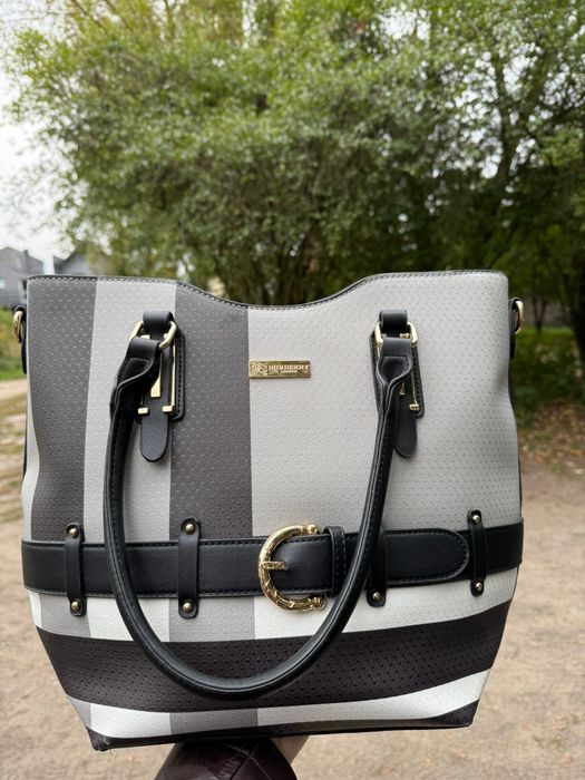 torebka Burberry London – elegancka, szaro-czarna, z paskiem