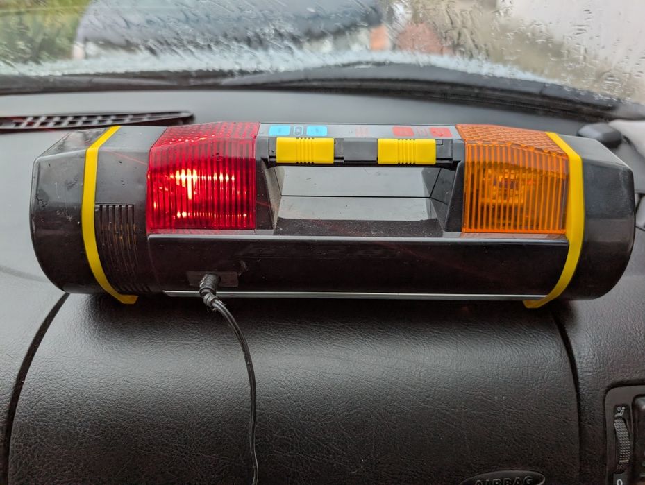Проблискові маячки з сиреною