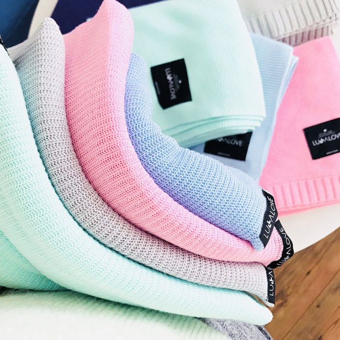 Lekki dzianinowy kocyk mgiełka mięta - LULLALOVE