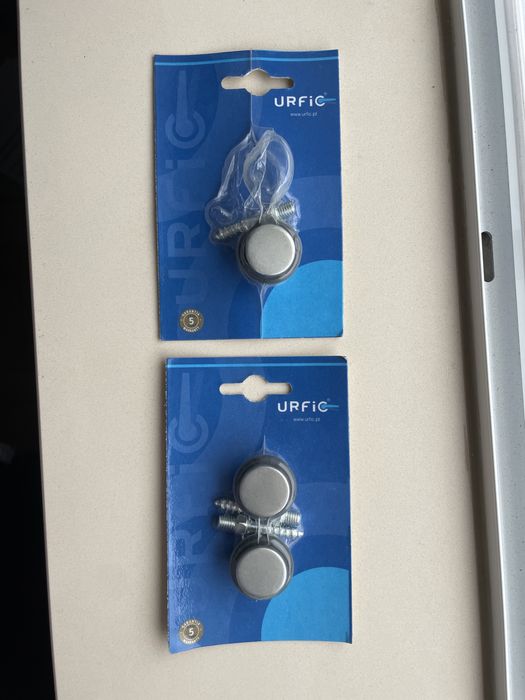 Floor-mounted door stops (three)64297748564610120