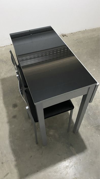 Mesa Extensivel - Tampo em vidro