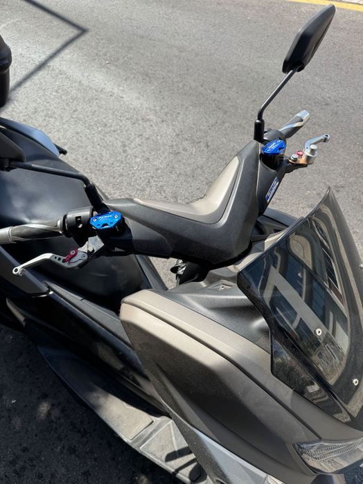 Nmax 125 Ótimo estado de conservação com Top Case
