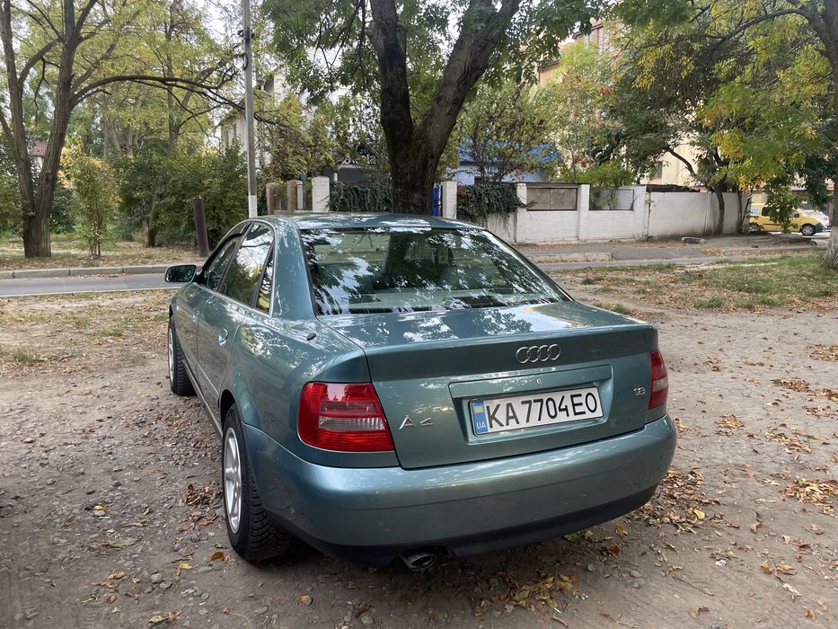 AUDI A4 1.8 Автомат Газ/Бензин