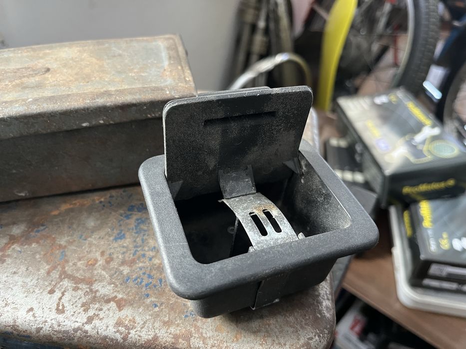 FSM Fiat 126p BIS Maluch popielniczka popiołka oryginał slask