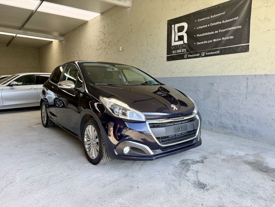 Peugeot 208 1.6 BlueHDi Style - Desde 129€ Mês