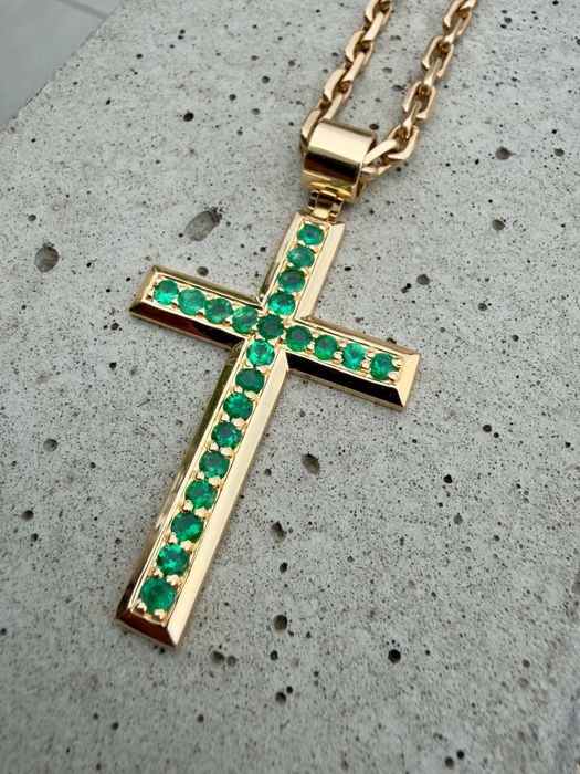Krzyż z zambijskimi szmaragdami 0,48ct ! P.610