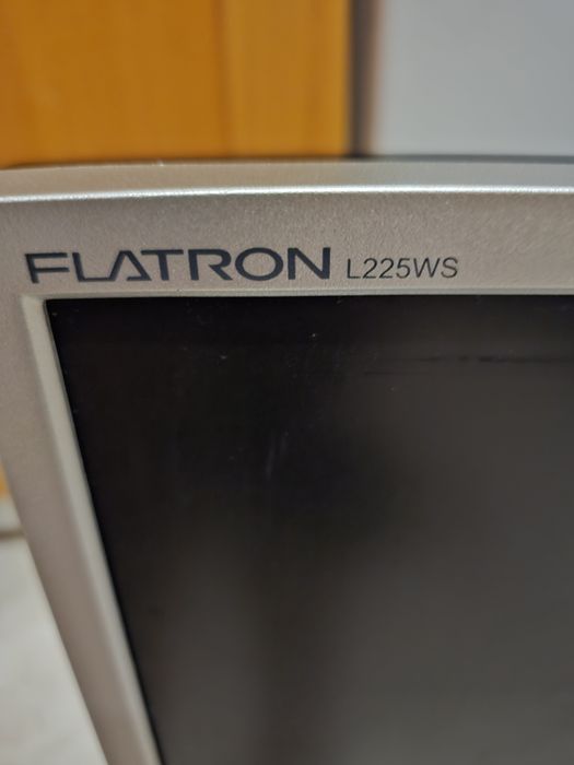 LG Flatron L225WS