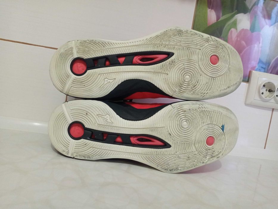 Кроссовки Mizuno Wave Momentum 2   47 размер 31 см