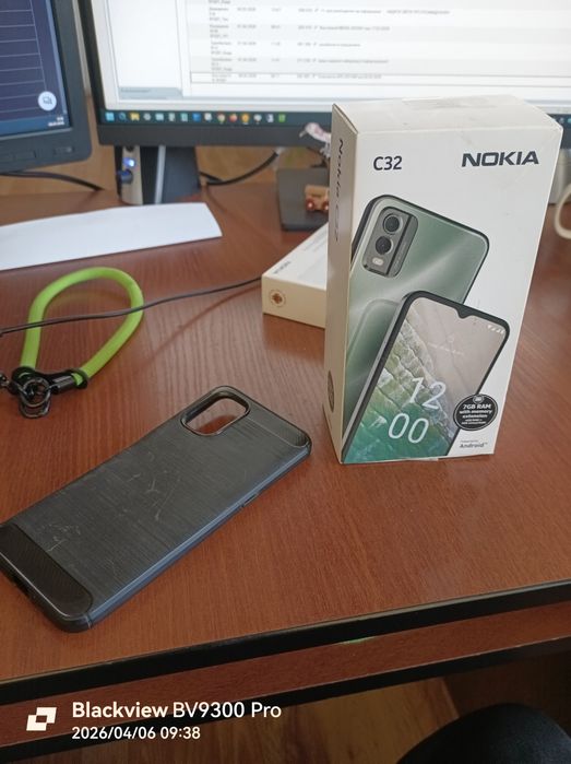 Смартфон Nokia c32