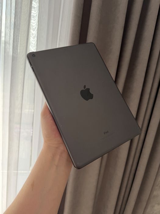 Продаю iPad 9 на 64 ГБ, версія Wi-Fi.