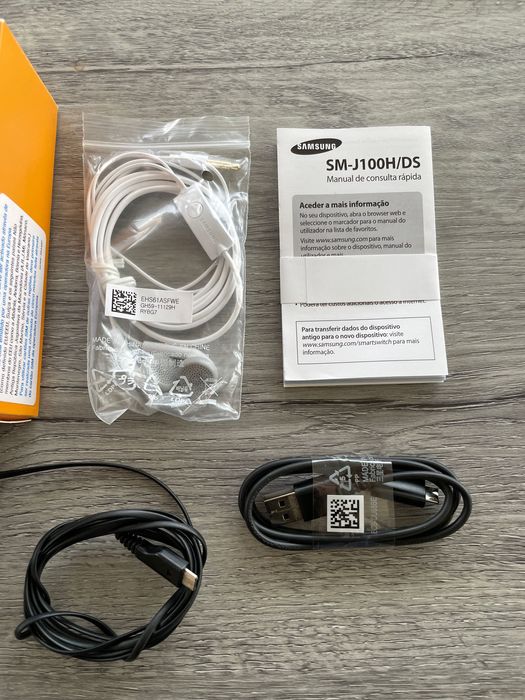 Samsung Galaxy J1 Dual SIM