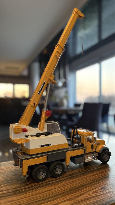 Mack Bruder zabawka dzwig