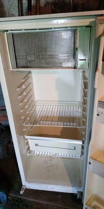 Продам холодильник