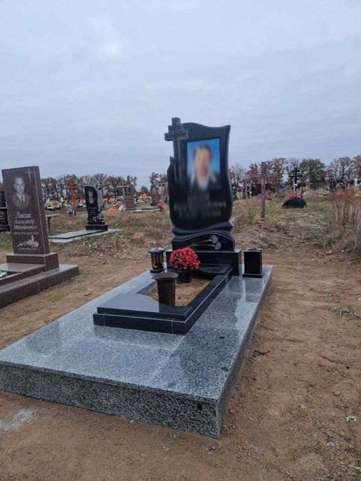 Пам'ятники з граніту. Гранитные памятники