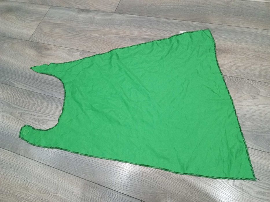 zielona pelerynka, przebranie na bal karnawałowy