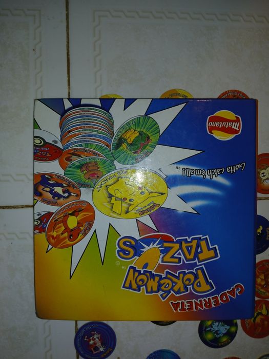 Caderneta pokemon com tazos