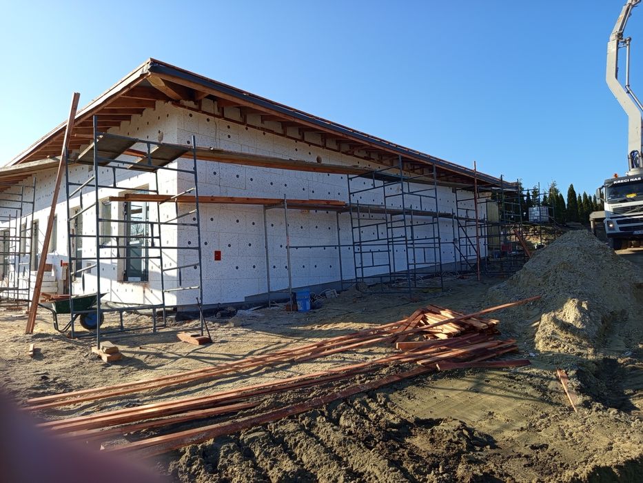 Budowa domów  z dachem -elewacja-kostka