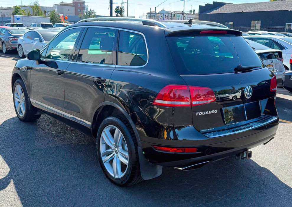 Volkswagen Touareg Executive      2013