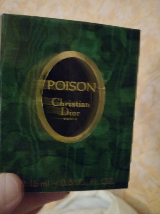 Вінтажні французські духи 1980  року .