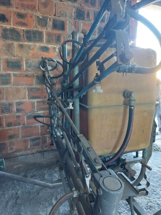 Opryskiwacz do ciągnika 300l