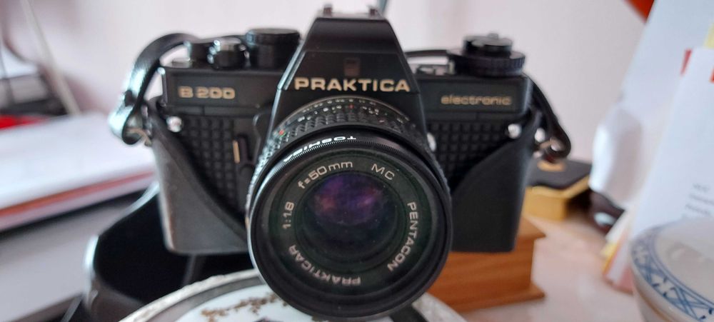 Máquina fotográfica antiga de rolo