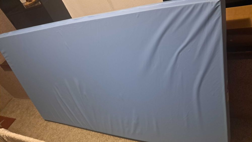 Colchão (igual aos dos hospitais) - Fácil de Higienizar