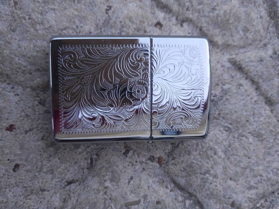 Isqueiro Zippo novo