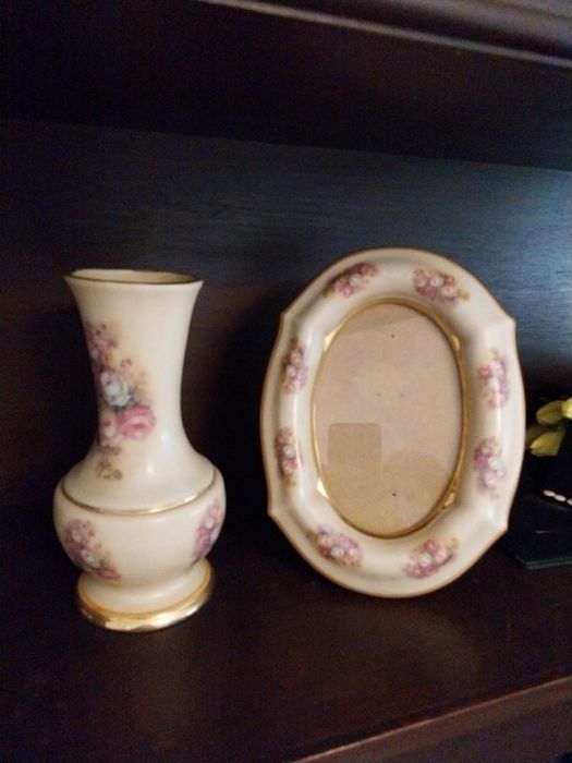 Conjunto moldura e jarra