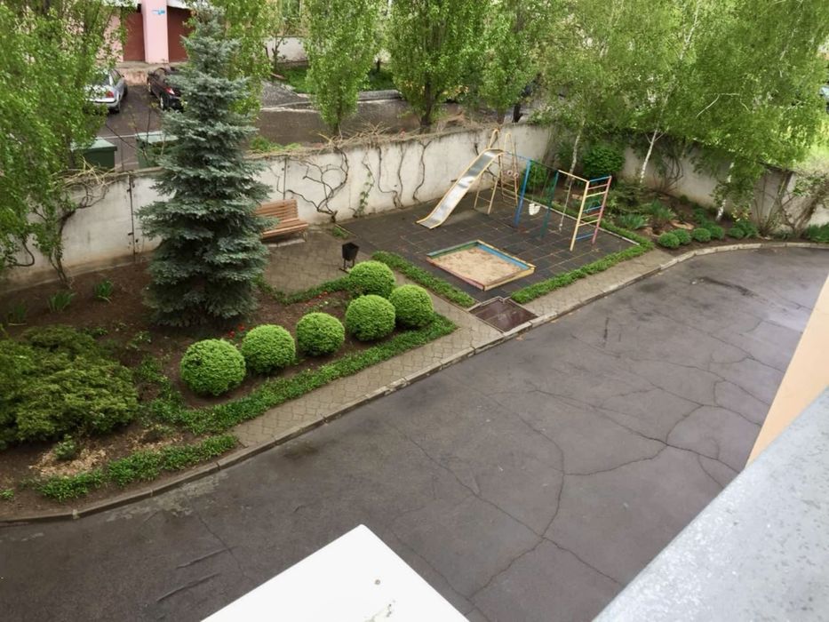 Оренда великогабаритної квартири  124 м.кв, у  Центрі, вул. Садова