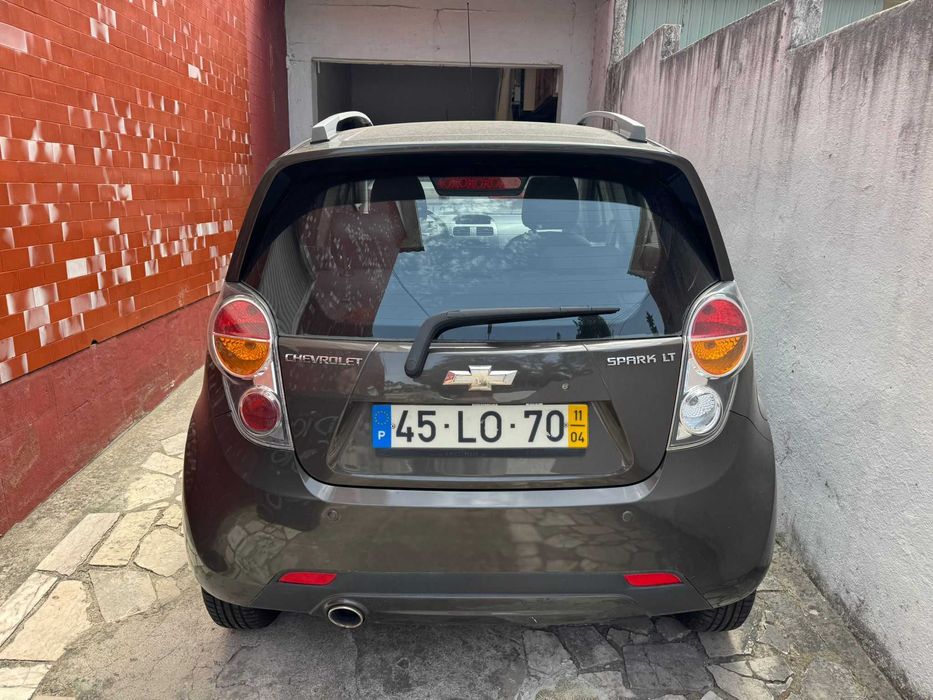 Vendo Chevrolet Spark LT, ano 2011.