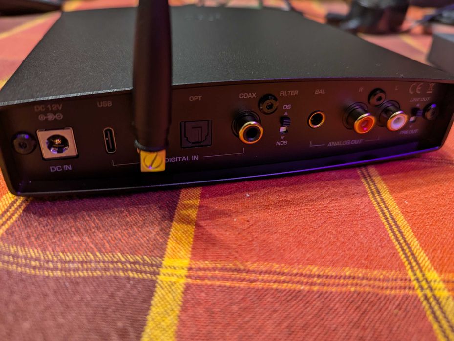 ЦАП та підсилювач Shanling EH2