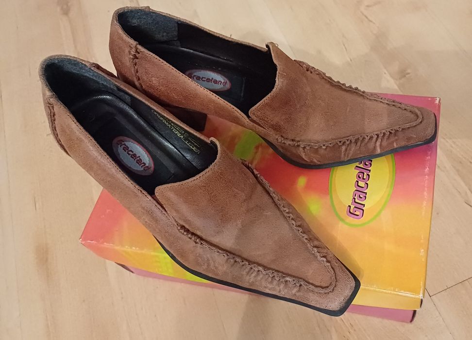 Buty damskie zamszowe, r. 38