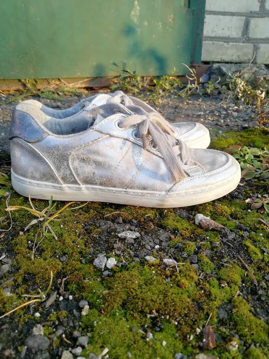 Продам жіночі кросівки Graceland