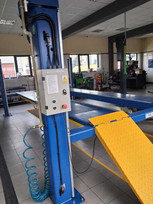 Samochodowy podnośnik diagnostyczny czterokolumnowy