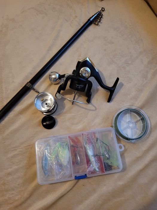 Cana de Pesca+ iscas+ linha de nylon