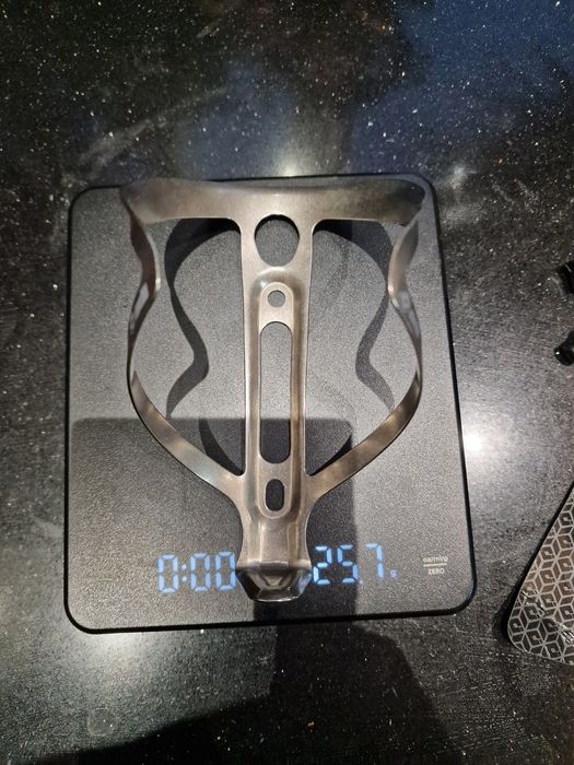 Koszyk na bidon tytan