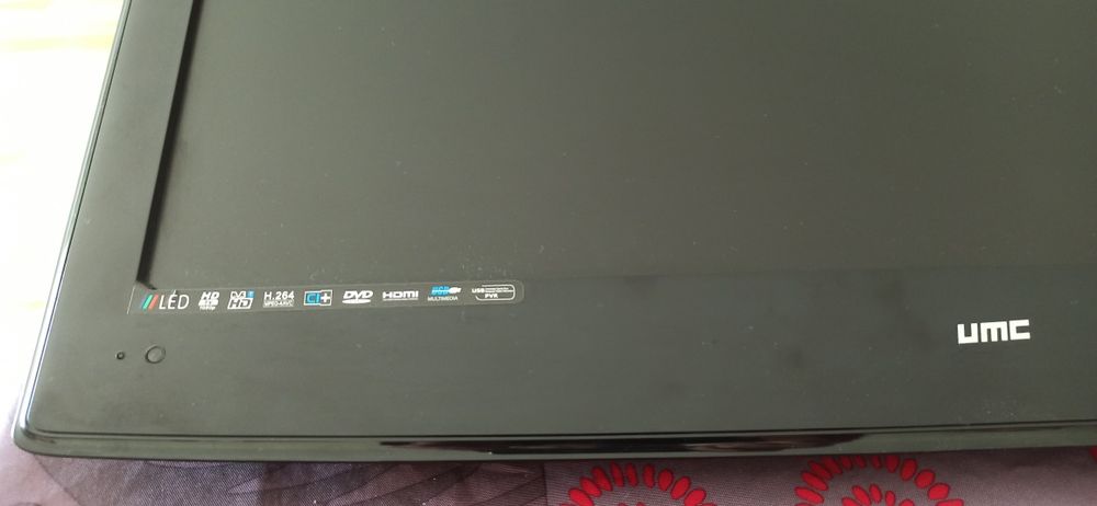 TV led UMC 23 polegadas com leitor de DVD64286572096385121