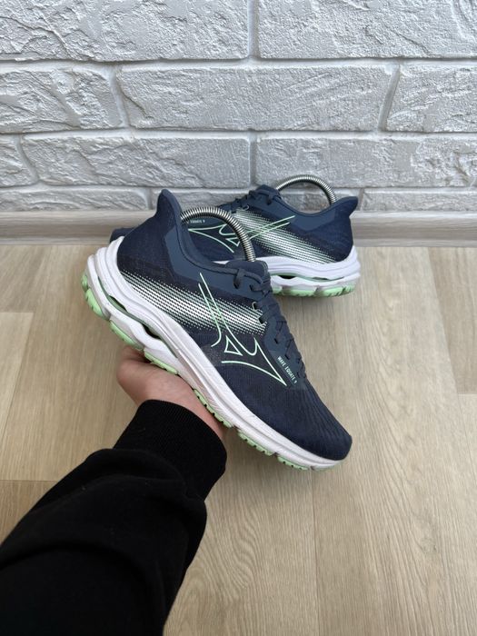 Кросівки Mizuno Wave Equate 9
