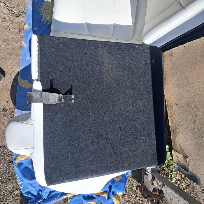 Кожаный салон Tesla Model 3 21+год