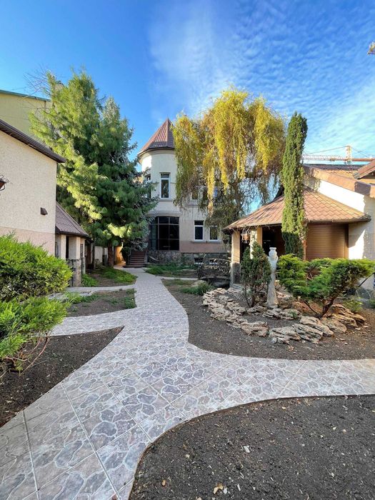 Продам надёжный кирпичный дом с ремонтом, район Таврии вузовской