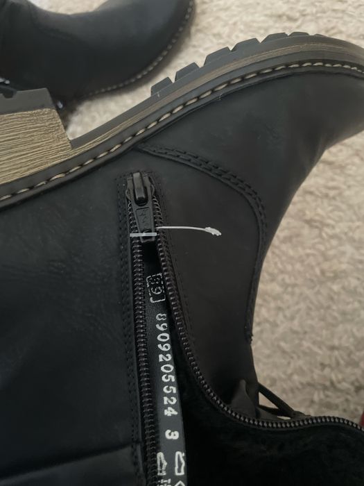 Нові жіночі чорні шкіряні черевики Rieker Z68M1 з хутряною підкладкою.