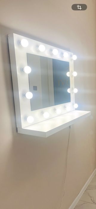 Sprzedam lustro z zarowkami led