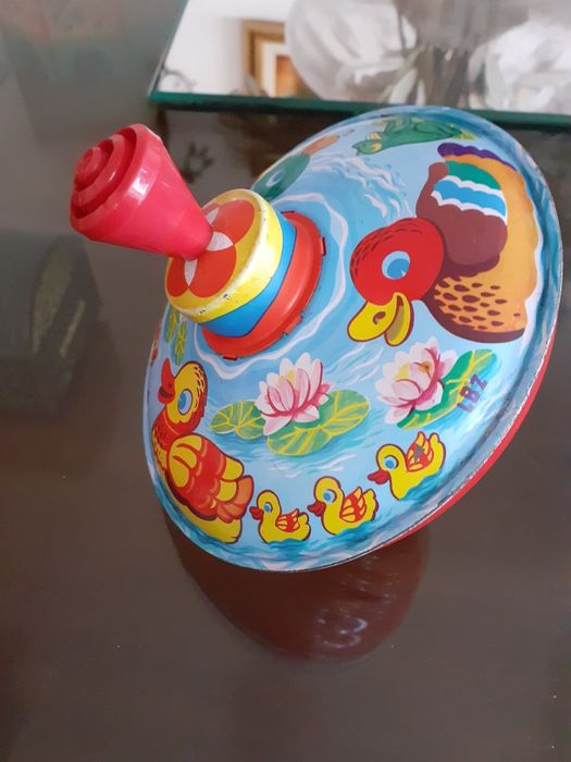 Pião. Brinquedo de coleção.
