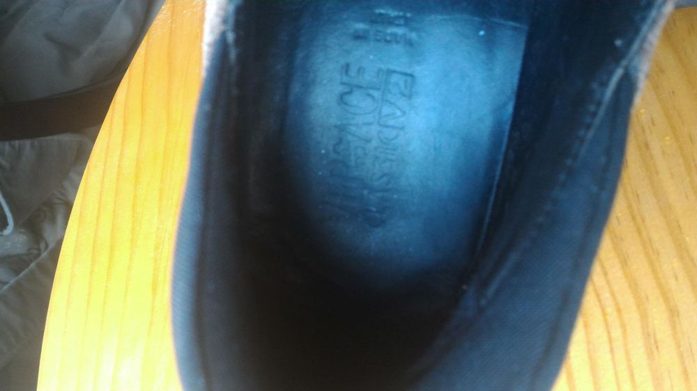 Sapatos Versace tamanho 42