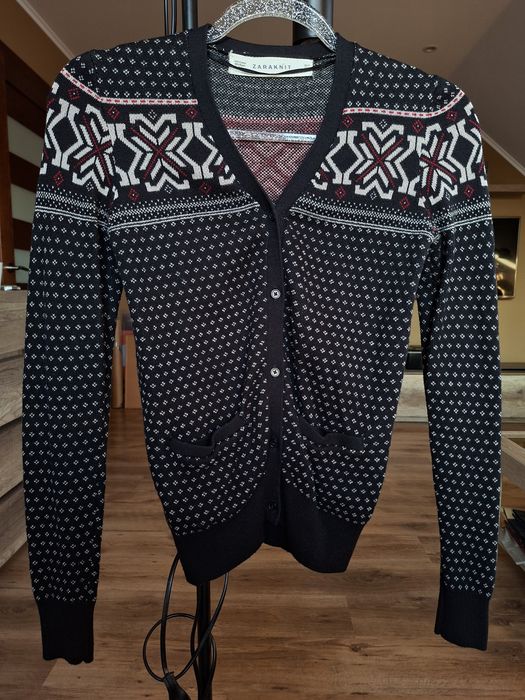 Rozpinany sweterek z zimowym motywem, Zara, XS/S
