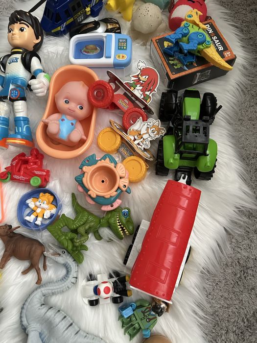 Лот дитячих іграшок